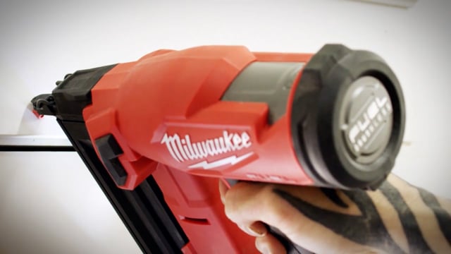 Milwaukee 2746-20 M18 FUEL™ 18 Gauge Brad Nailer (Tool Only